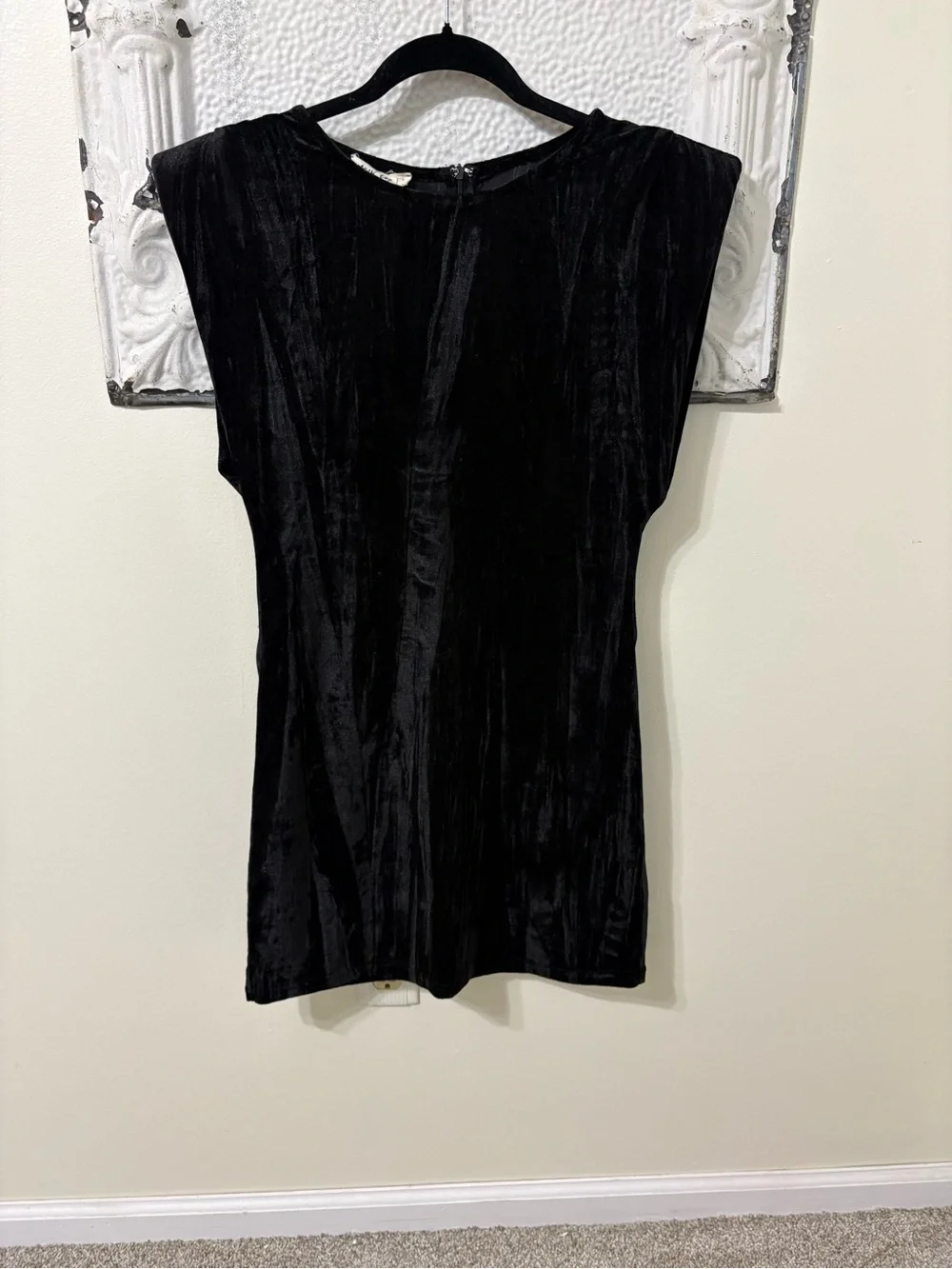 Structured Shoulder Black Velvet Mini Dress - Picture 2 of 8